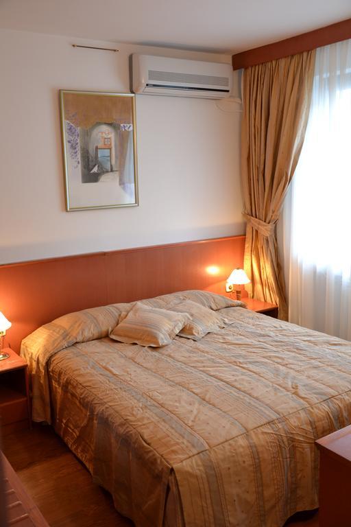 Hotel Dva Bisera Lagadin Exterior foto