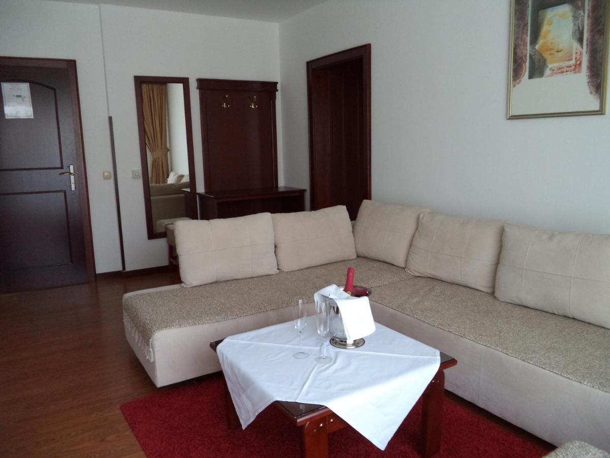 Hotel Dva Bisera Lagadin Cameră foto