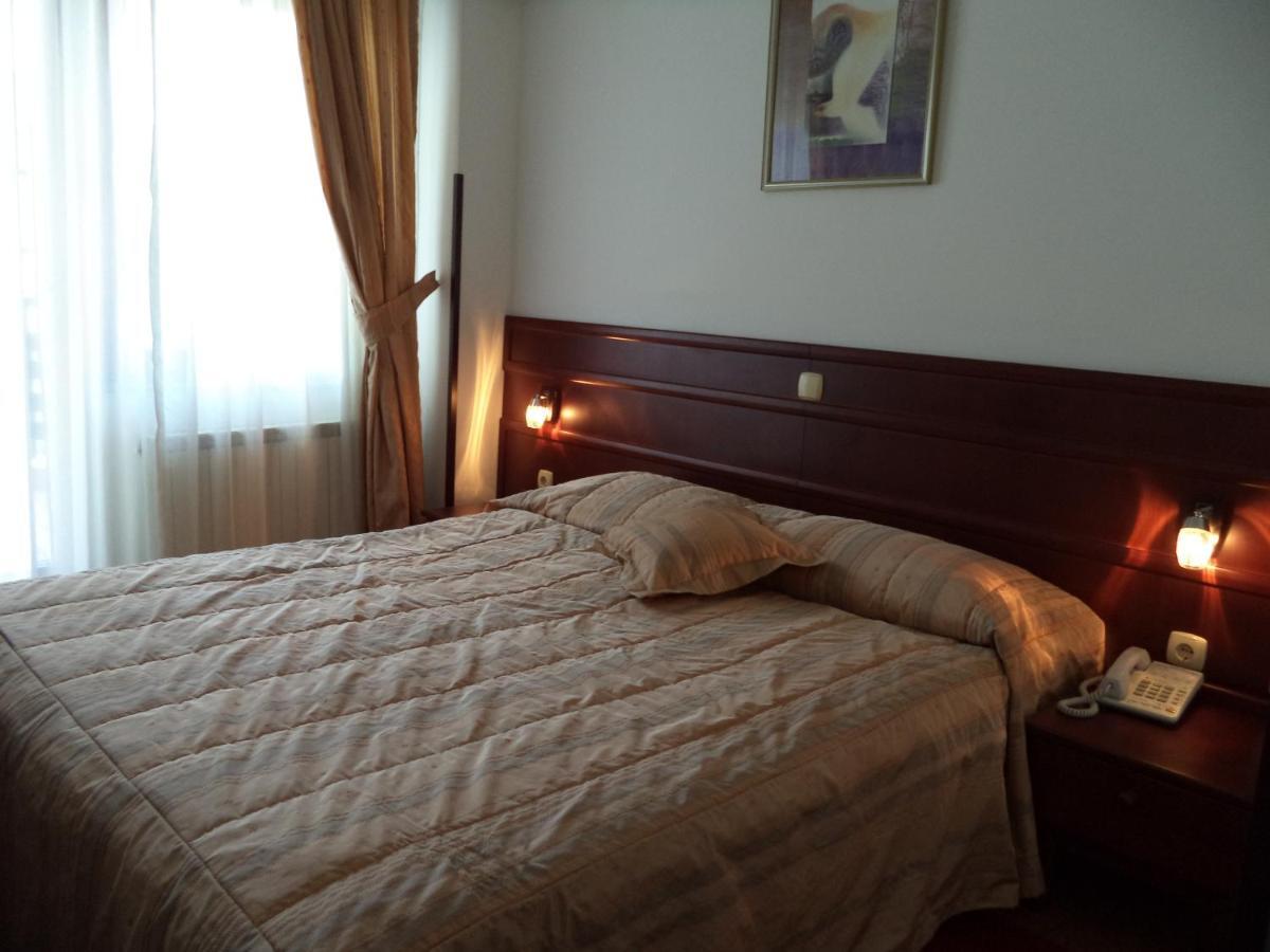 Hotel Dva Bisera Lagadin Cameră foto